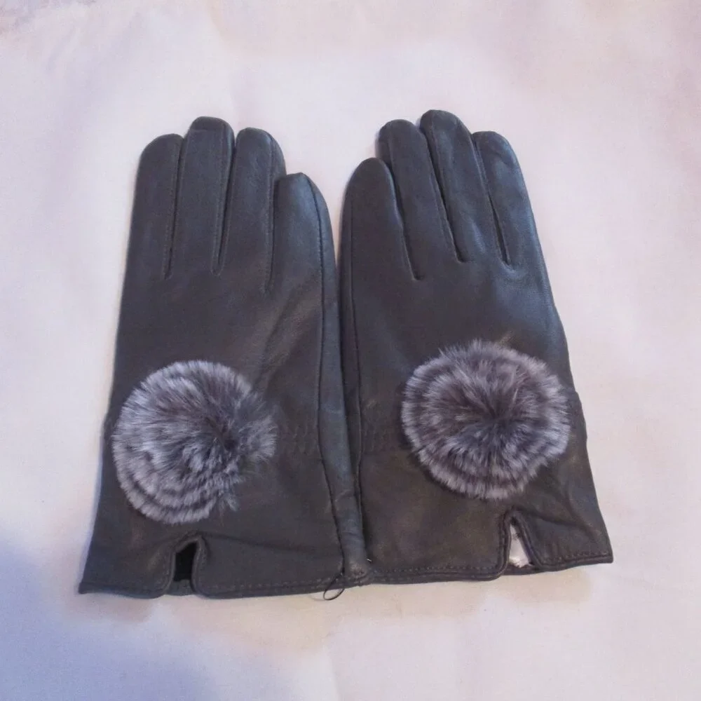 Gray Leather Quilted Pattern Touchscreen Gloves